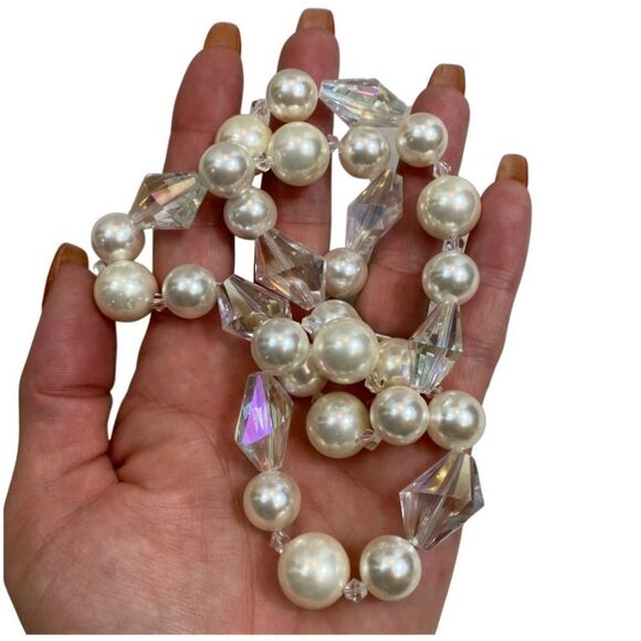New Without Tags Faux Pearl and Crystal Necklace - Picture 2 of 9